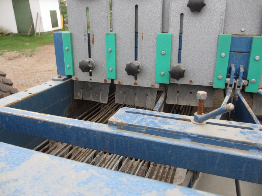3539 Upmatic multi head weigher 1025 E 2,5-25 kg year model 2001