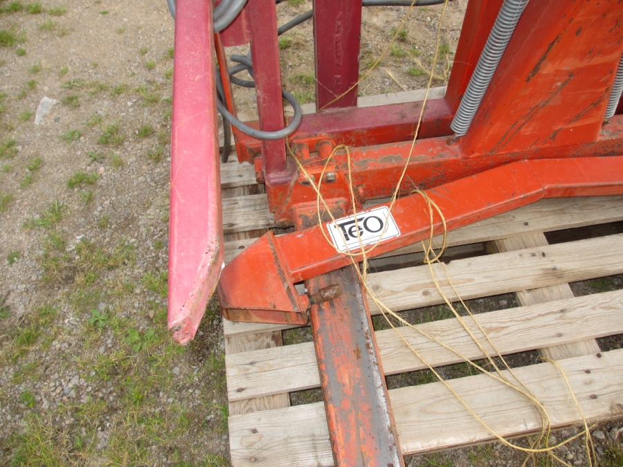 3628 Teo Crate dumper / box turner for side