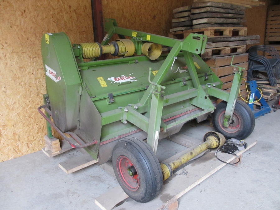 3717 Baselier haulm topper 2 row