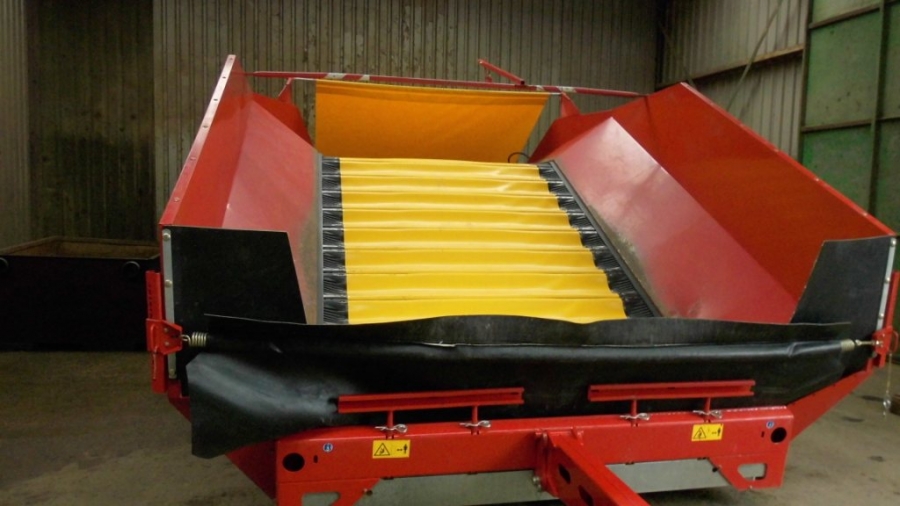 3787 Grimme RH 24-45 receiving hopper