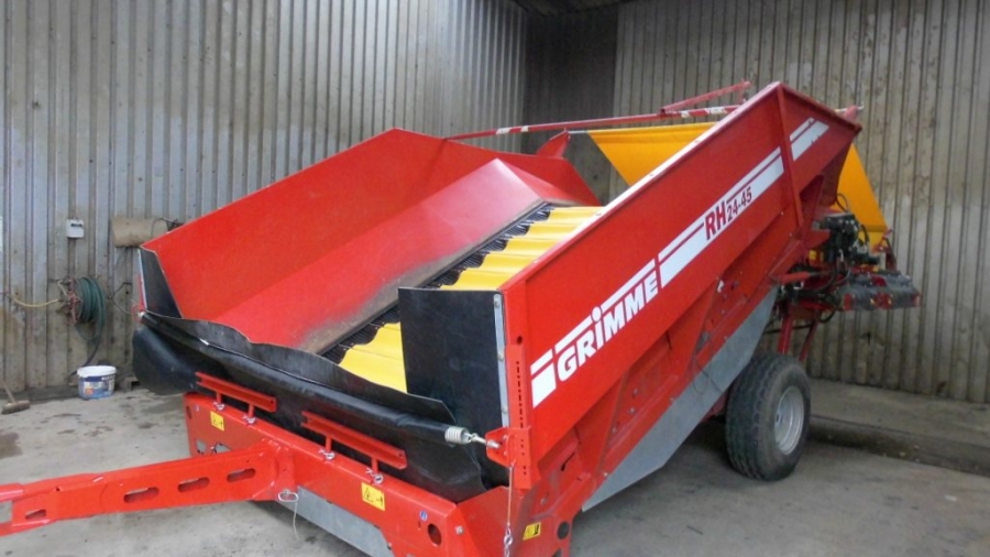 3787 Grimme RH 24-45 receiving hopper