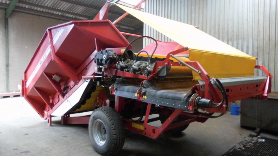 3787 Grimme RH 24-45 receiving hopper