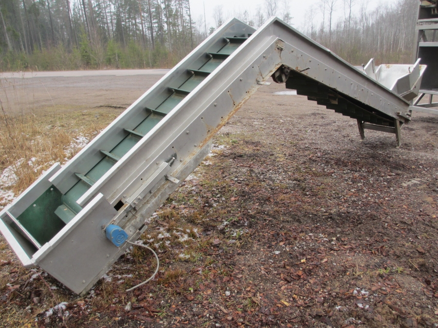 3807 Newtec feeding conveyor to weigher