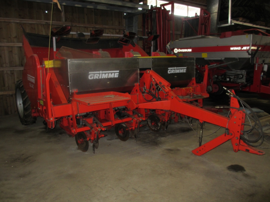 3811 Grimme GL34 Z potato planter with fertilizer 