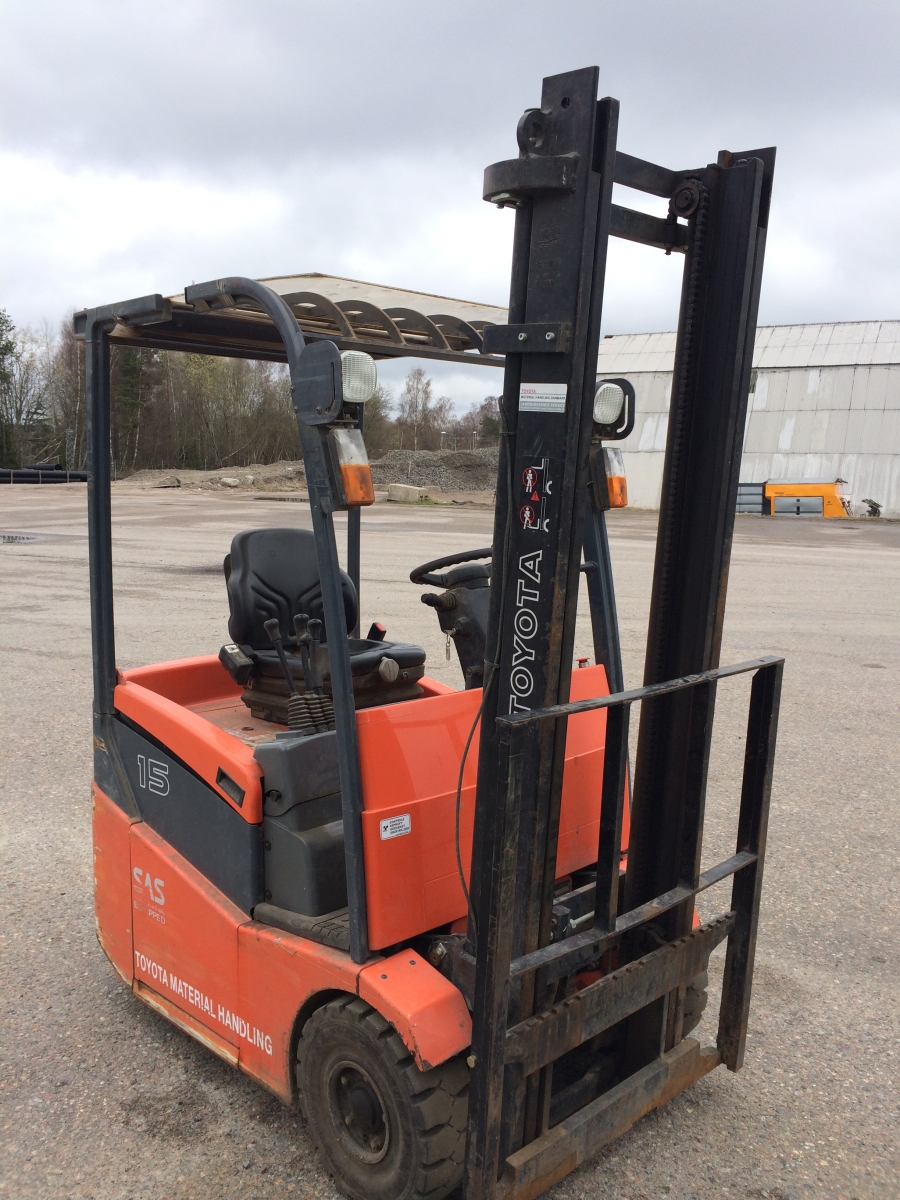 3846 Toyota forklift 1.5 ton year 2008 only 1930 hours