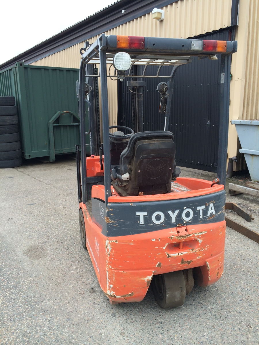 3846 Toyota forklift 1.5 ton year 2008 only 1930 hours