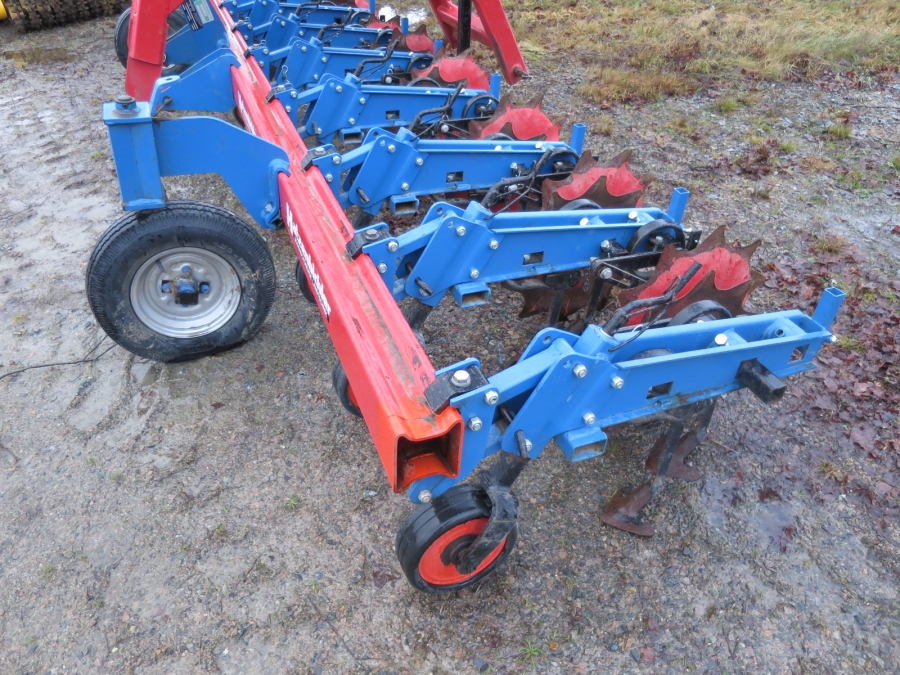 3981 Hatzenbichler row crop cultivator 9 row