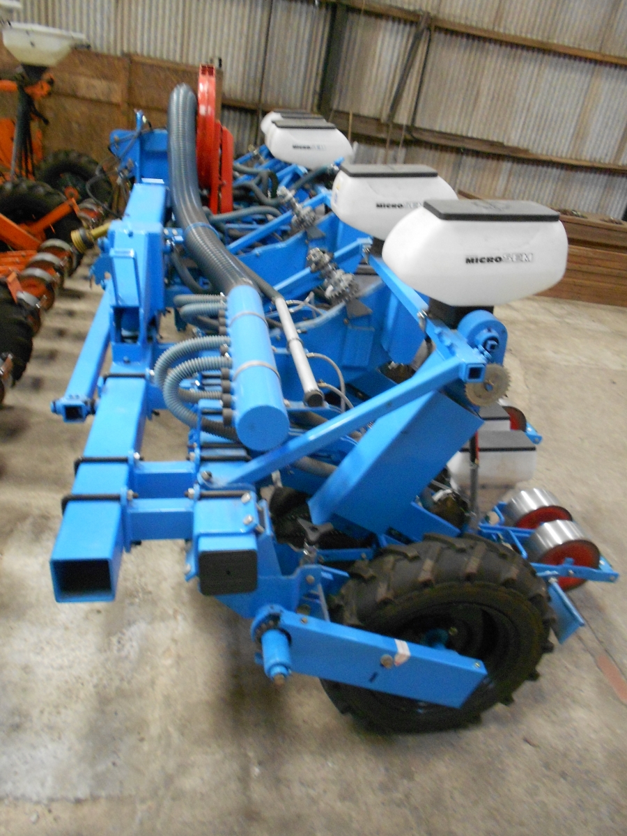 4007 Monosem MS 12 Row Seeding machine