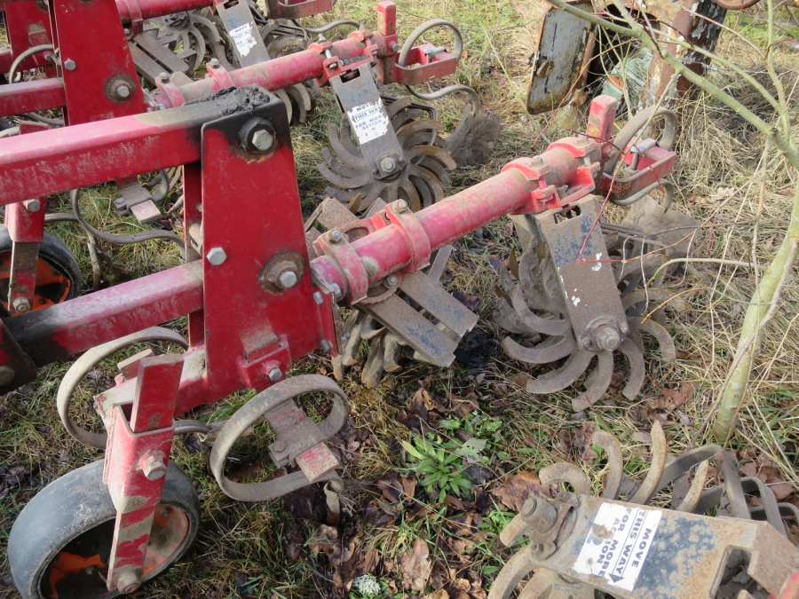 4027 Turbokup 4 row potato ridger / weed control