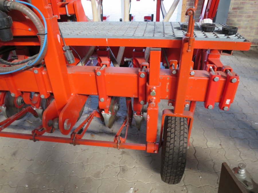 4035 Gaspardo onion seeder / vegetable seeder pneumatic 7 row