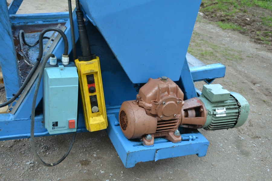 4076 EMVE box turner 1300 mm wide boxes electric