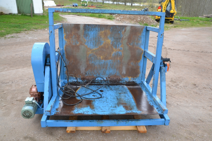 4076 EMVE box turner 1300 mm wide boxes electric