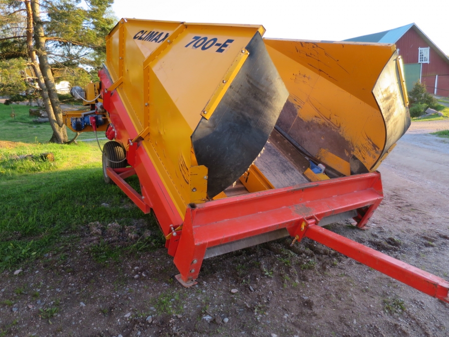 4089 Climax receiving hopper 700E