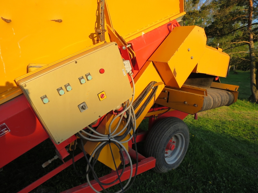 4089 Climax receiving hopper 700E