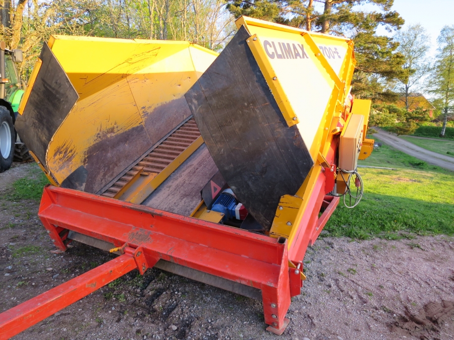 4089 Climax receiving hopper 700E