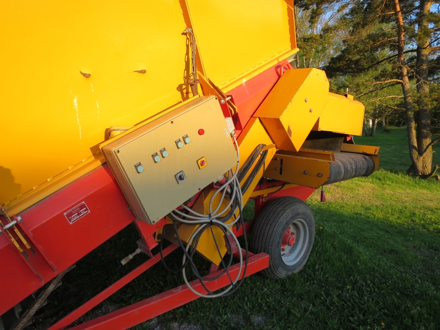 4089 Climax receiving hopper 700E