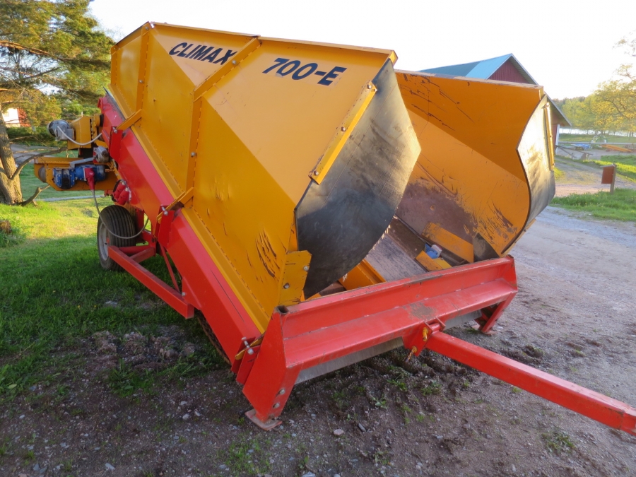 4089 Climax receiving hopper 700E
