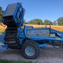 5195 Standen Pearson potato harvester 2 row with elevator