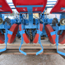 5345 Monosem super prefer transplanter 3 row for small trees, leek 