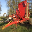 3352 Simon carrot harvester 1 row with bunker