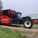 5751 Dewulf RA3060 potato harvester