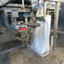 5752 Newtec 2000/G40 weigher and bagger