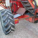 6037 Simon carrot harvester 1 row with bunker