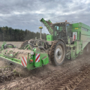 6203 AVR Puma 4 selfpropelled potato harvester