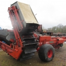 3794 Underhaug UN 2200 onion harvester with elevator