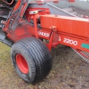 3794 Underhaug UN 2200 onion harvester with elevator