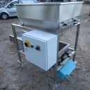 4060 Vibratory feeder Aviteq mit Bunker