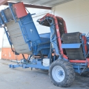 4100 Asa-Lift sharelift carrot harvester with bunker