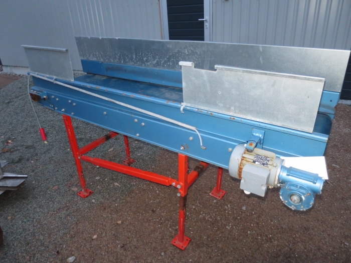 4486 Upmatic plain conveyor with legs 2000x500 mm