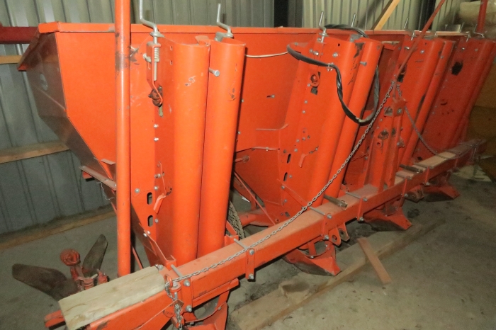 4528 Underhaug 4 row potato planter