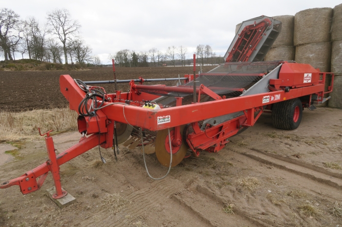 4615 Kverneland UN2200 potato harvester