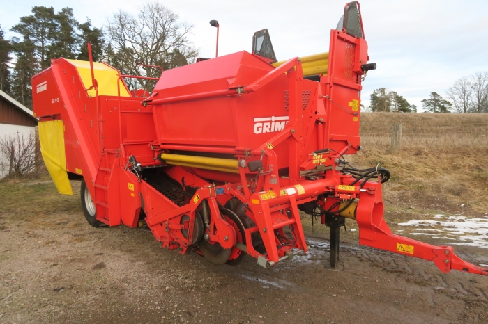 4991 Grimme 75-30 potato harvester