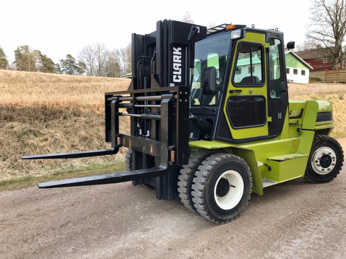 5053 Clark C70D 7 ton forklift for sale