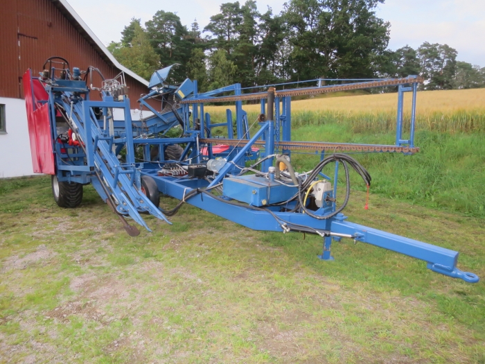 5076 Asa-lift carrot harvester with auto box filling