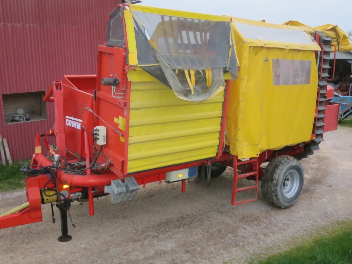 5208 Grimme SE75-30 potato harvester