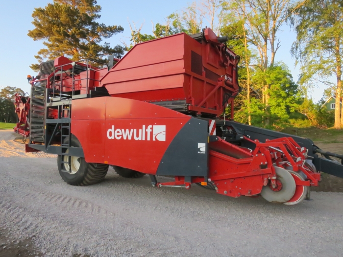 5231 Dewulf RA2060 potato harvester