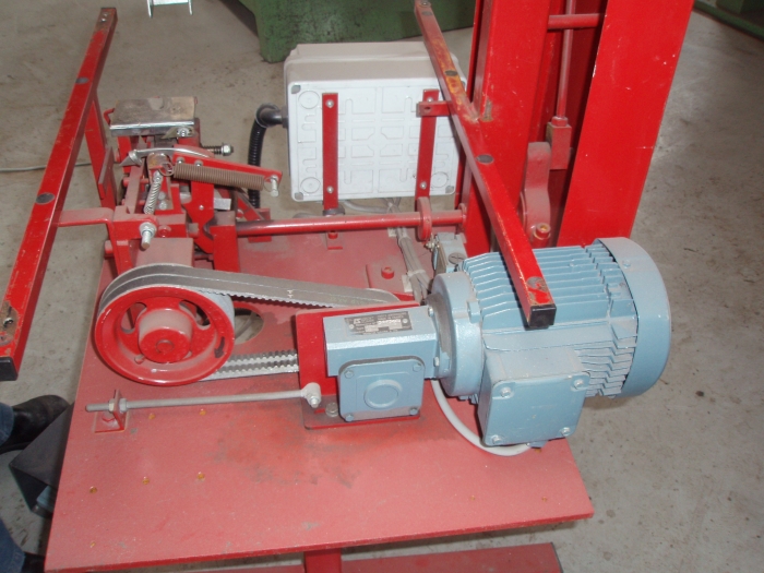3042 Briand bunching tyer machine for vegetables, asparagus , flowers etc