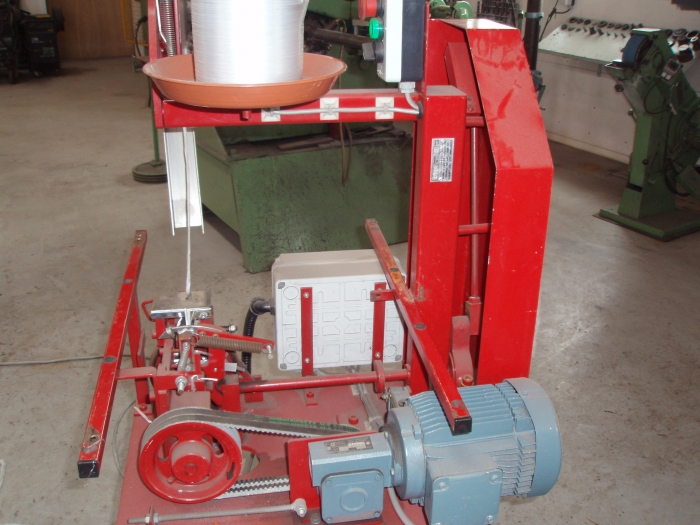 3042 Briand bunching tyer machine for vegetables, asparagus , flowers etc