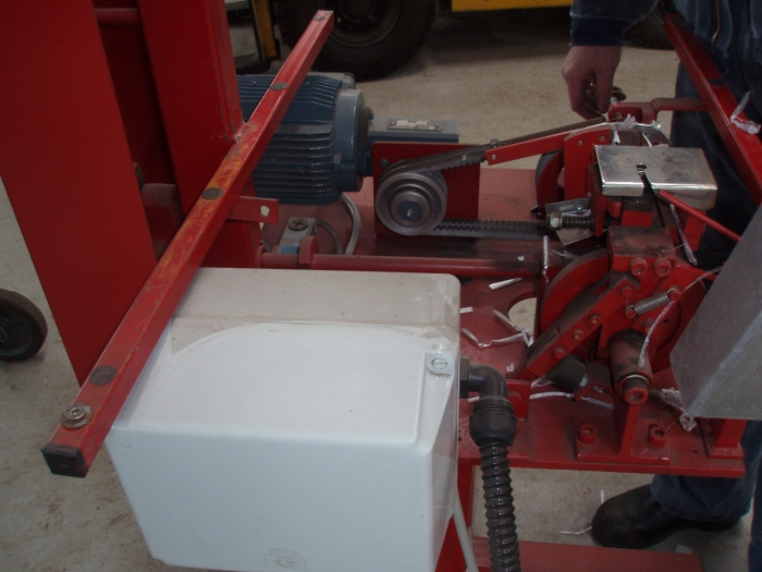 3042 Briand bunching tyer machine for vegetables, asparagus , flowers etc