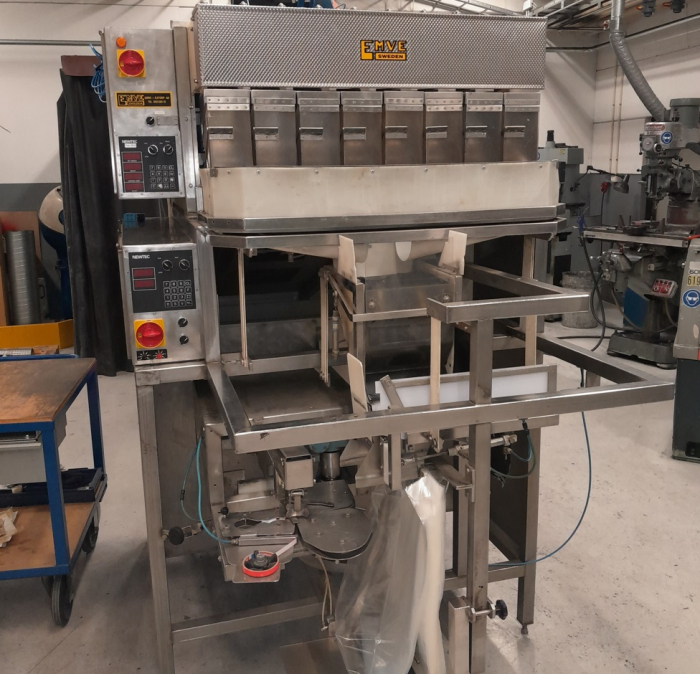 5752 Newtec 2000/G40 weigher and bagger