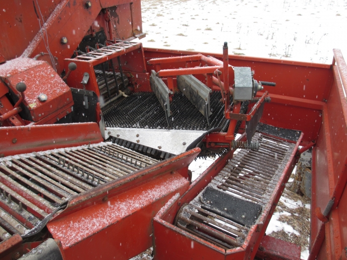 3541 Kverneland Underhaug UN 2100 potato harvester