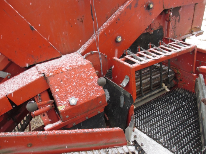 3541 Kverneland Underhaug UN 2100 potato harvester