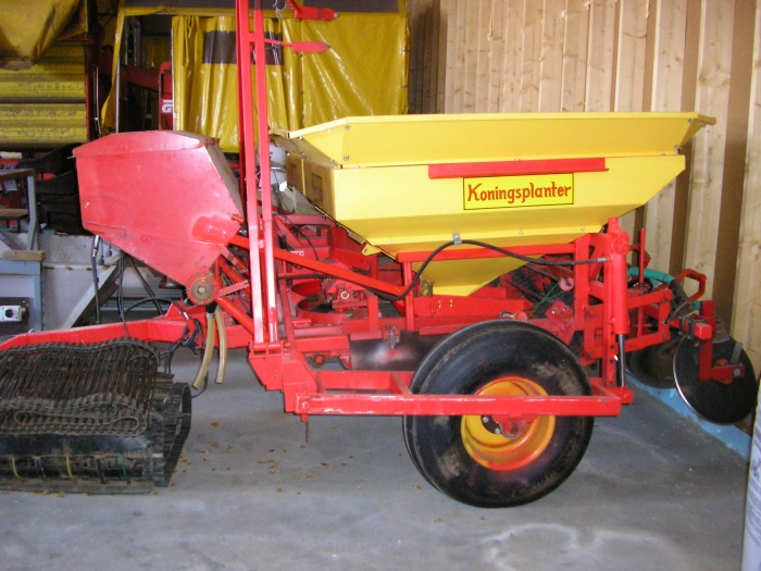 3573 Koningsplanter 4 row planter with fertilizer