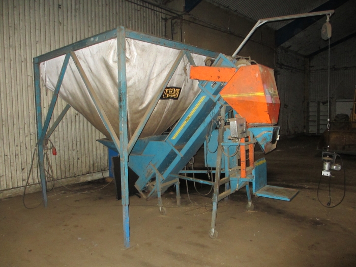 3581 EMVE automatic weigher with treira sack 