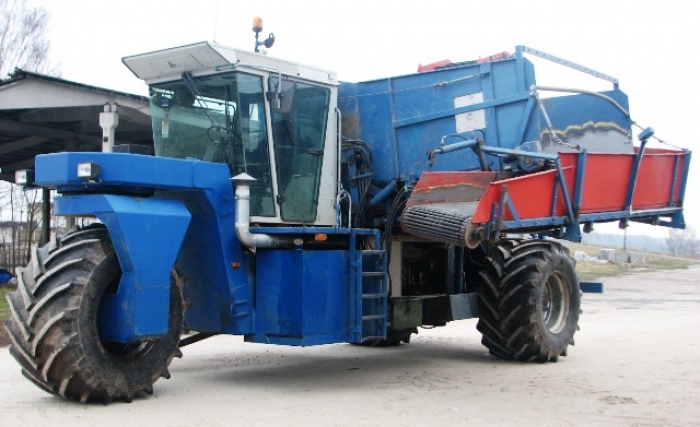 3327 Asa-Lift selfpropelled  carrot harvester 2 rows 