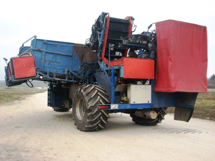 3327 Asa-Lift selfpropelled  carrot harvester 2 rows 